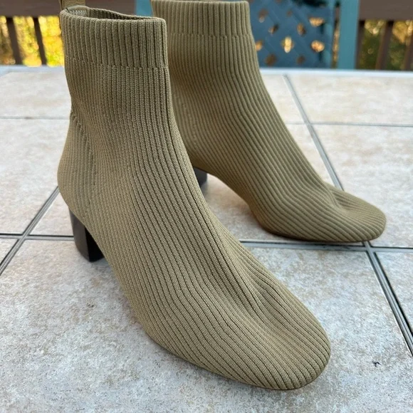 Everlane The Glove Boot - Picture 9 of 16